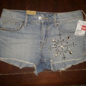 H&M embellished denim shorts! NWT!